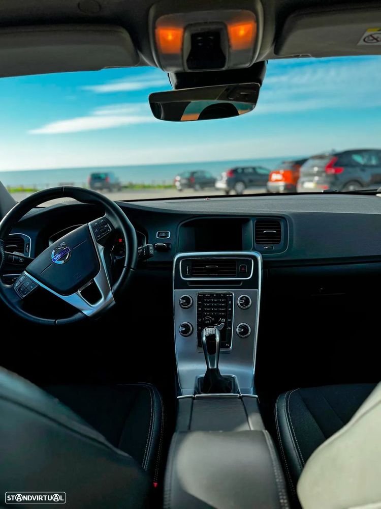 Volvo V60 2.0 D4 Momentum - 10