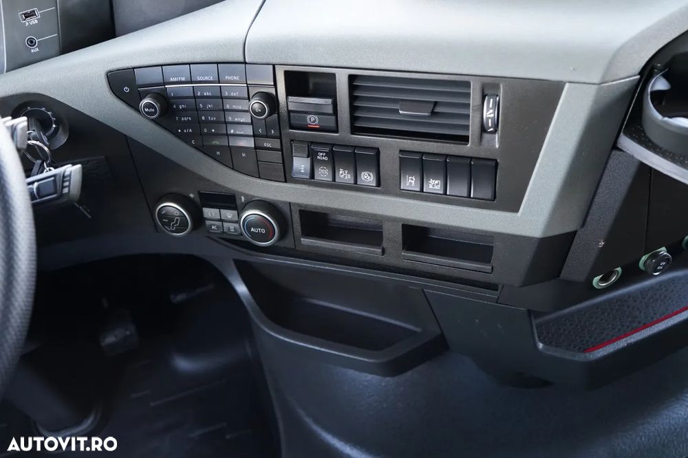 Volvo FH 460 / PNEURI 100% / IMPORTATE / KILOMETRAGE MICĂ / DUPĂ CONTRACTUL DE SERVICE - 30