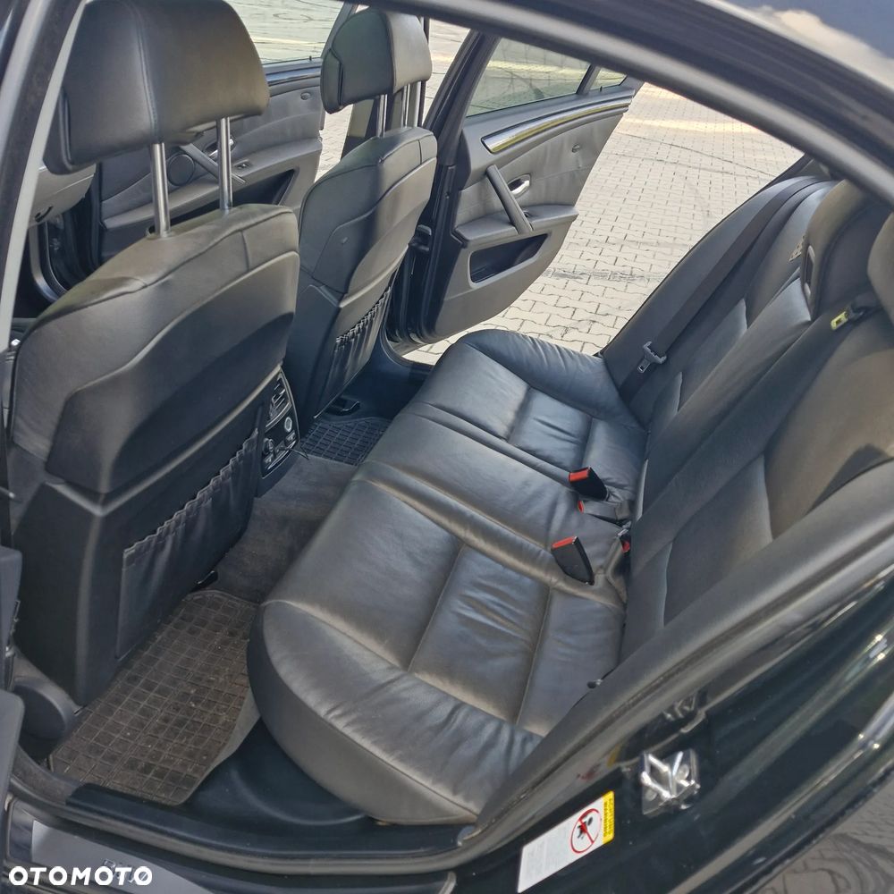 BMW Seria 5 525i - 6