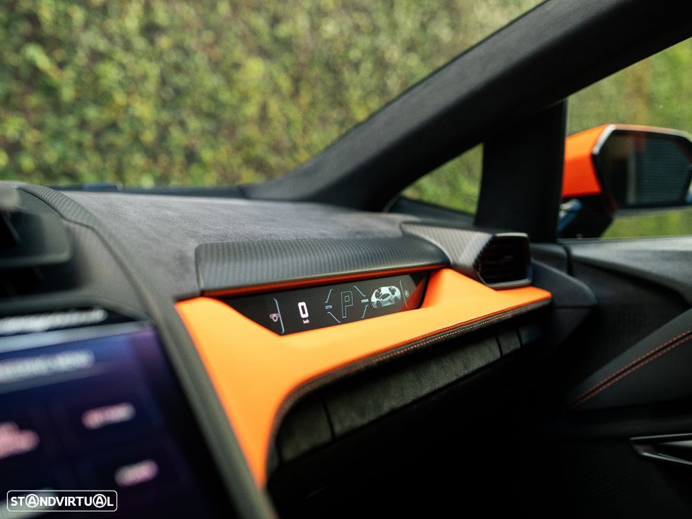 Lamborghini Revuelto Standard - 38