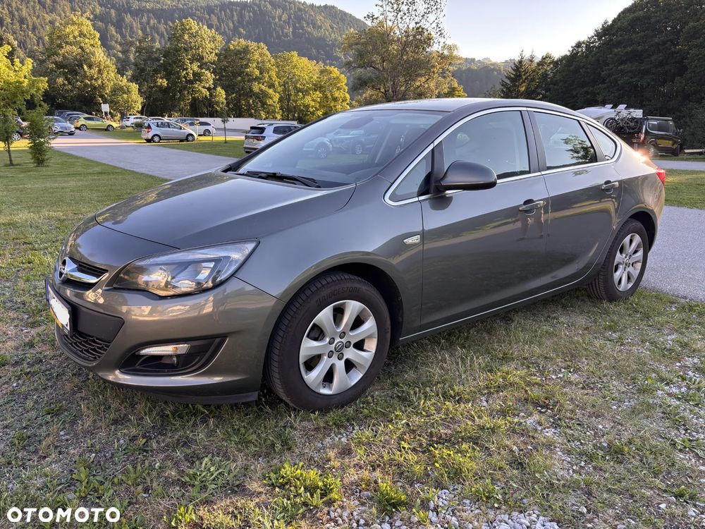 Opel Astra 1.4 T Business - 13