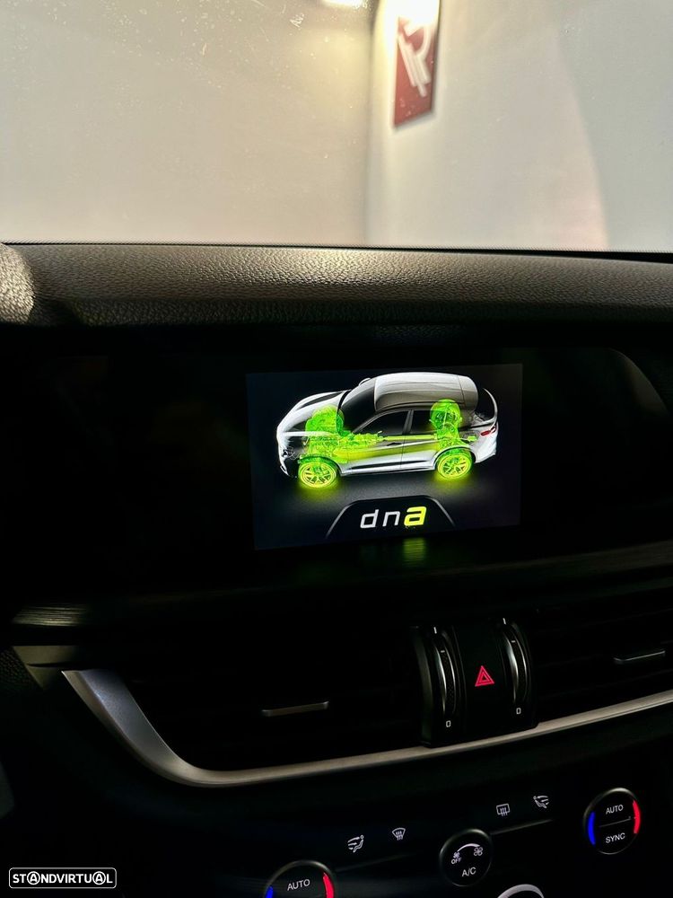 Alfa Romeo Stelvio 2.2 D AT8 - 18
