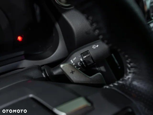 Lexus IS 200t / 300 F Sport - 20