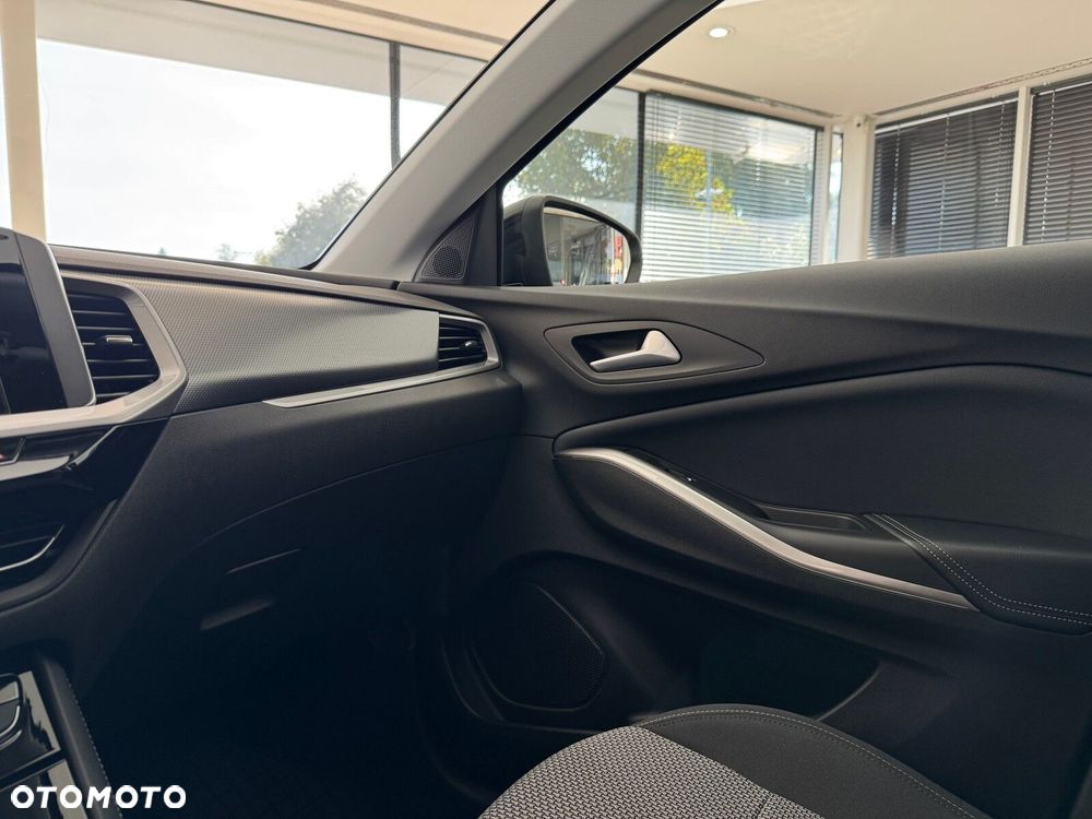 Opel Grandland 1.2 T Business Edition S&S - 26