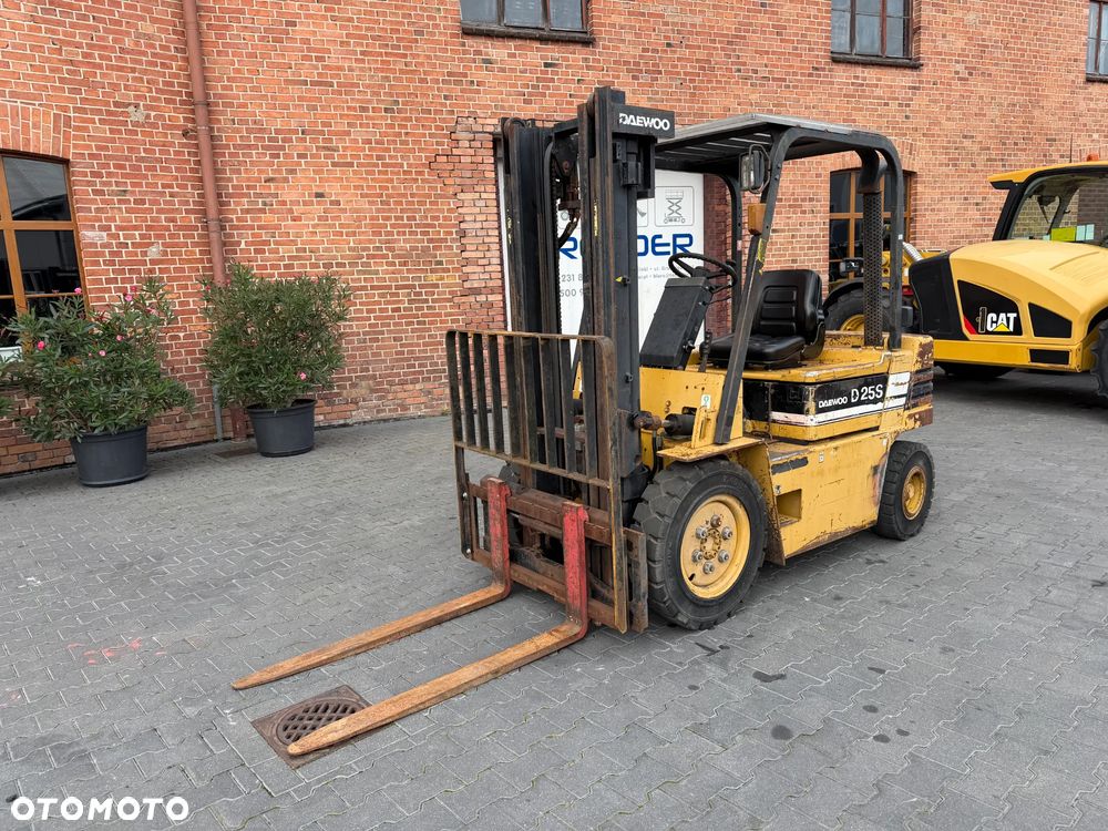 Daewoo D25S-2
