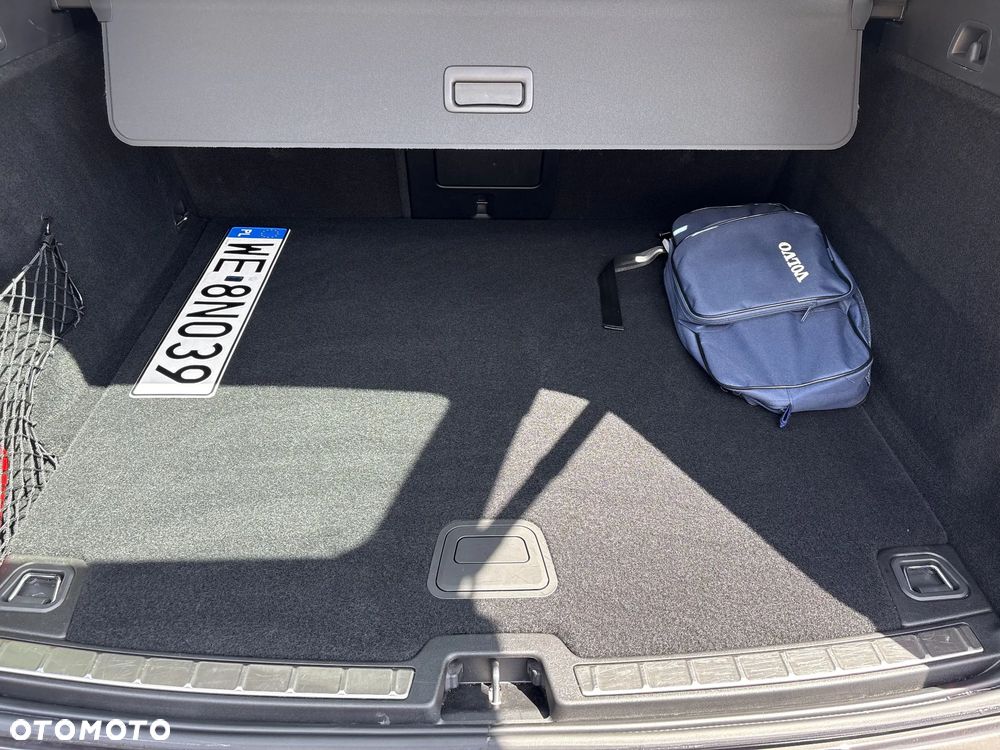 Volvo XC 60 B4 B Plus Dark - 19