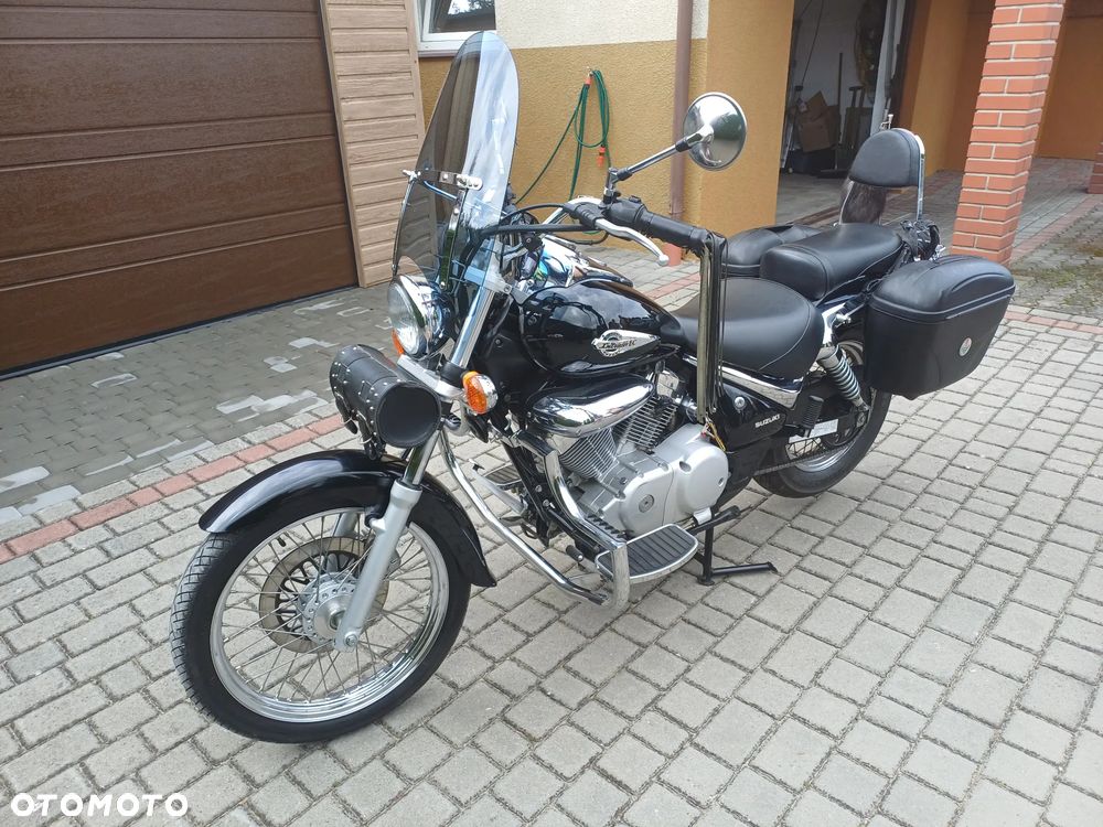 Suzuki Intruder - 2