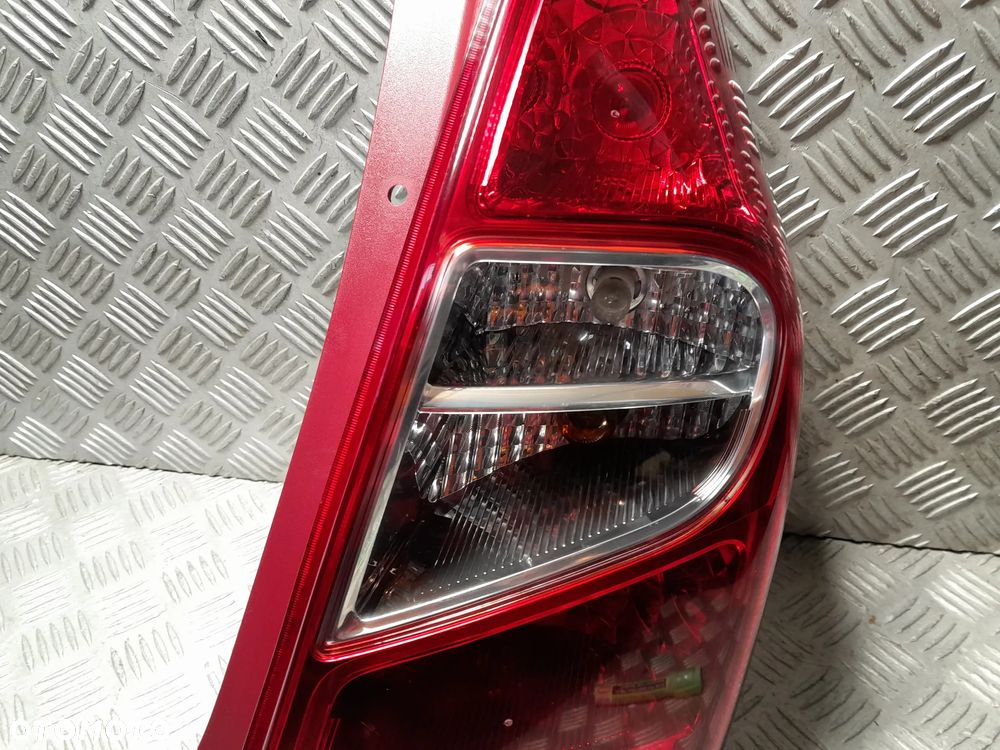HYUNDAI I10 LAMPA PRAWA TYLNA PRAWY TYŁ W BŁOTNIK - 3