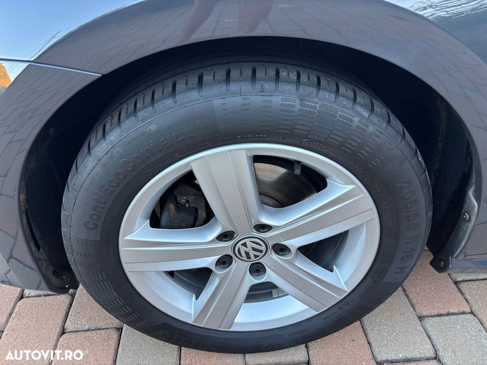 Volkswagen Golf 1.6 TDI BlueMotion Comfortline - 23