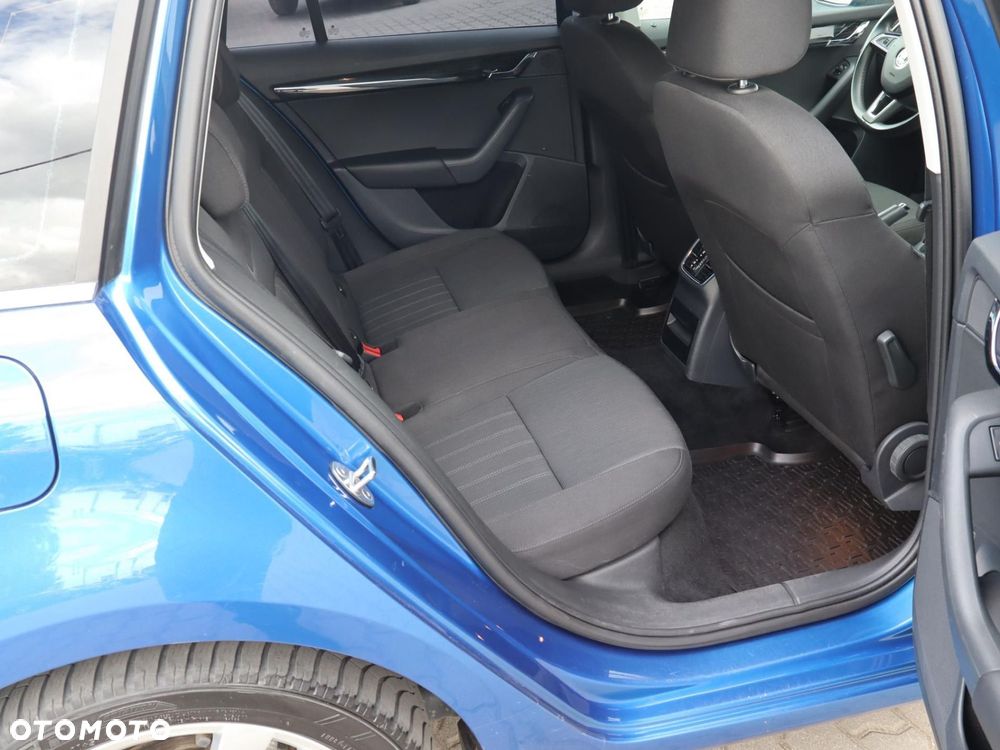 Skoda Octavia 2.0 TDI Style DSG - 8