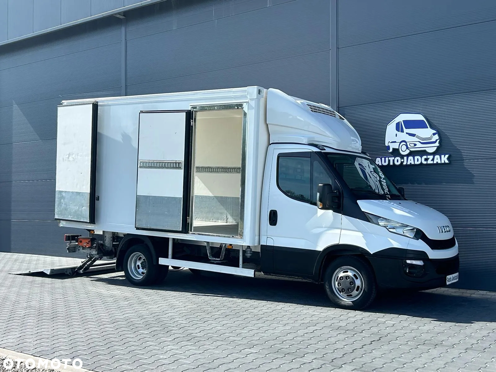 Iveco Daily 35C15 3.0 HPI Chłodnia 400cm długości + winda 1000kg **Niski przebieg**Bez AdBlue**Klima**Sprowadzony**Super stan** - 8