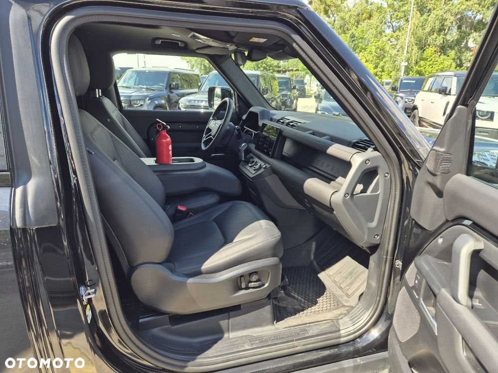 Land Rover Defender 3.0 D250 mHEV X-Dynamic SE - 9