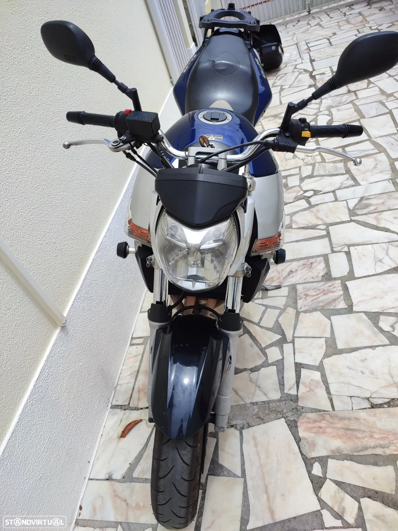 Suzuki GSR - 3