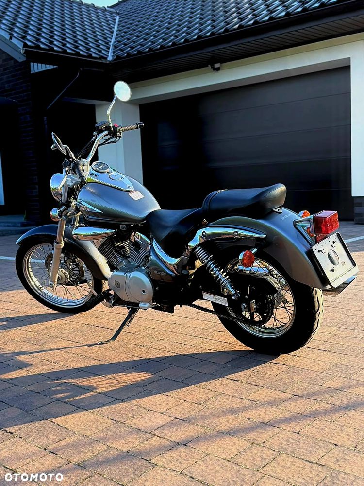 Suzuki Intruder - 4