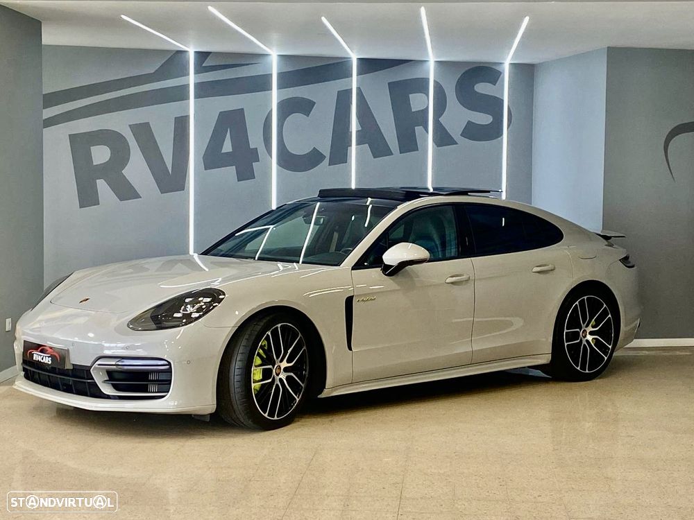 Porsche Panamera 4 E-Hybrid - 1