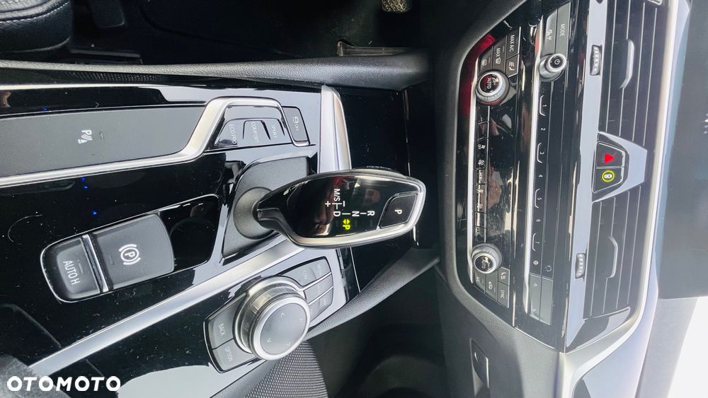 BMW Seria 5 518d - 7
