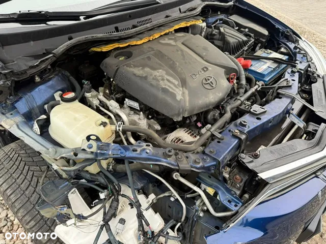 Toyota Auris 1.6 D-4D Design Edition - 24
