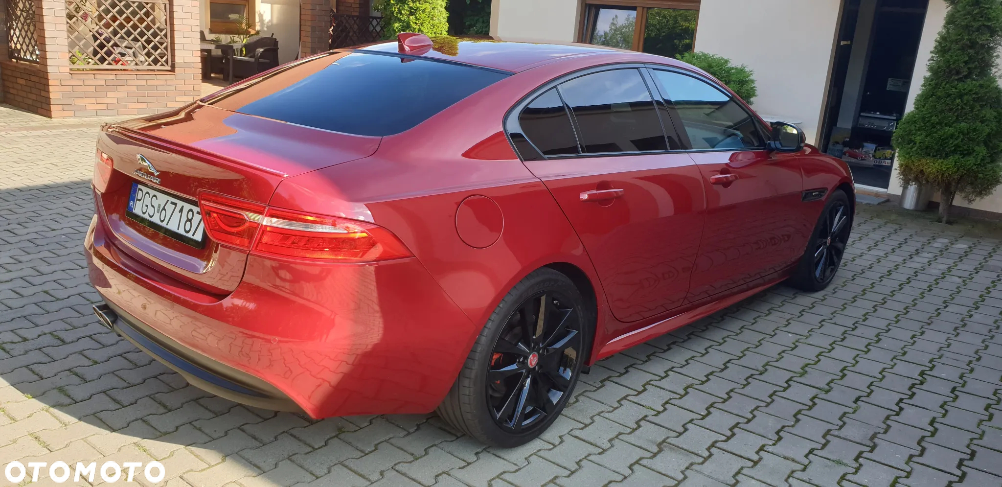 Jaguar XE 2.0 D R-Sport - 8