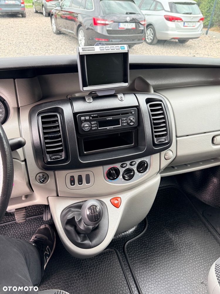 Opel Vivaro - 8