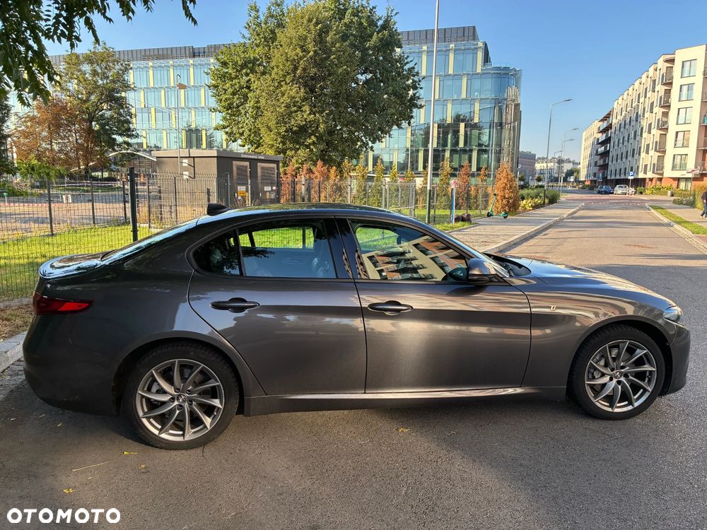 Alfa Romeo Giulia 2.0 Turbo TI Q4 - 4
