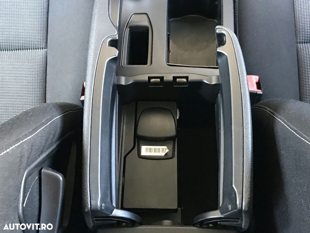 Mercedes-Benz C 200 CDI DPF (BlueEFFICIENCY) - 35