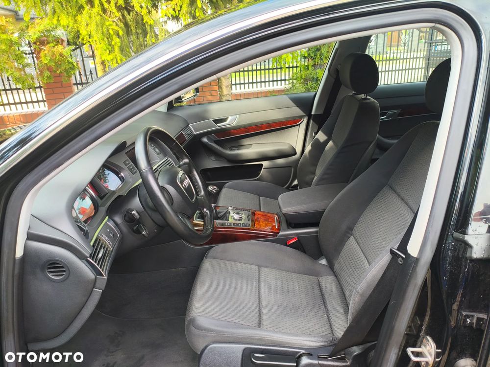 Audi A6 Limousine 2.4 - 8