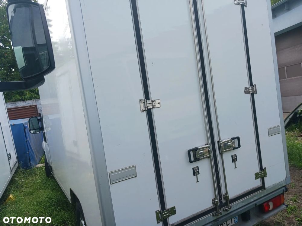 Iveco Daily 35S12 2016r 289 tyś km Chłodnia Mroźnia Izoterma Agregat  Zasilanie 230V - 3