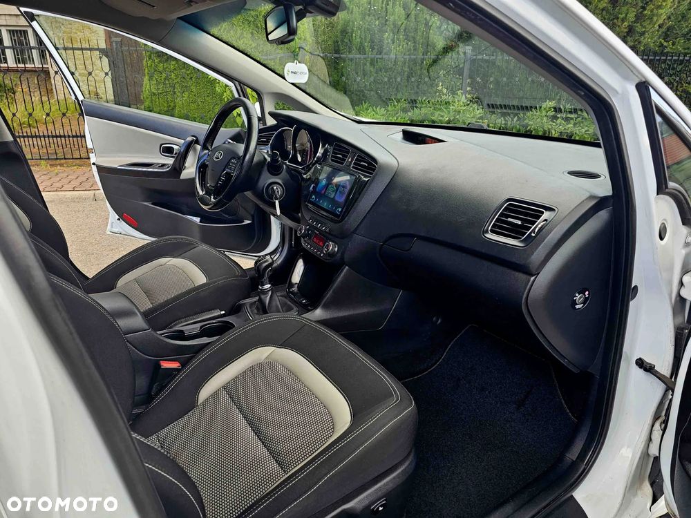 Kia Ceed 1.6 GDI ISG Platinum Edition - 15
