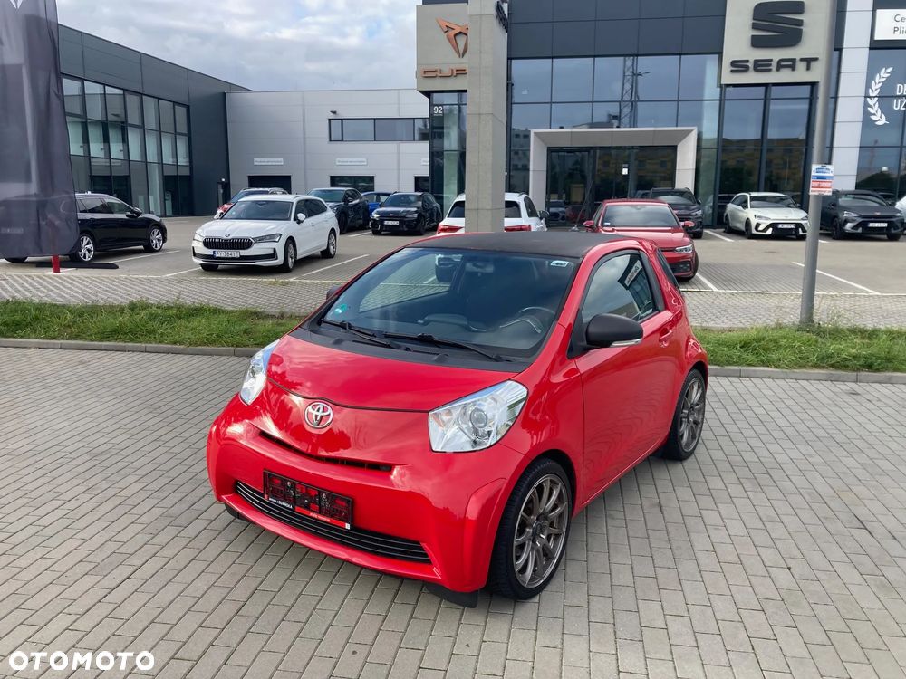 Toyota iQ - 2