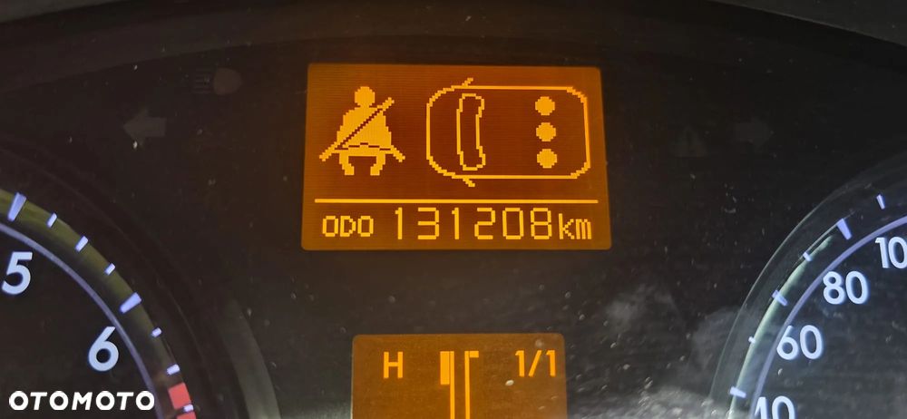 Toyota Avensis 1.8 Premium - 21