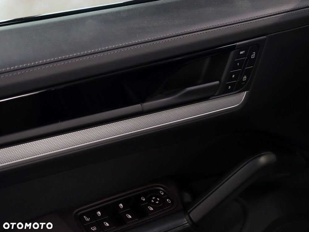 Porsche Cayenne E-Hybrid PHEV - 24