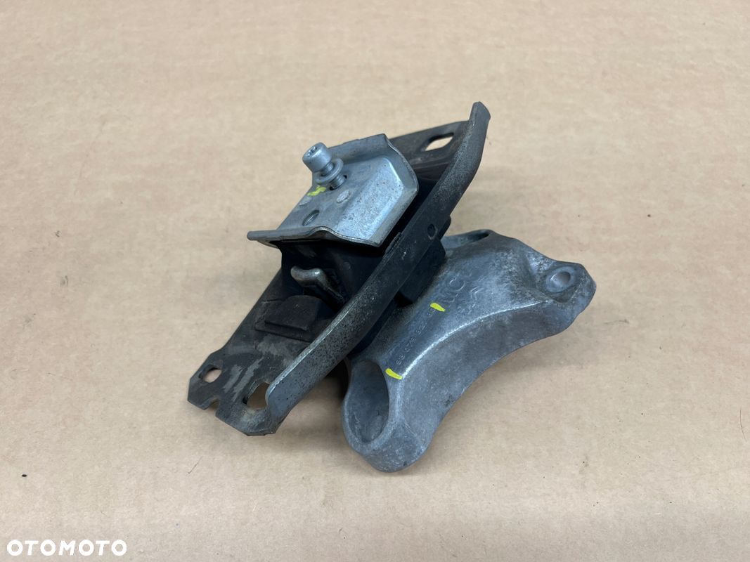 Citroen C4 SpaceTourer 1.2 THP łapa skrzyni biegów 9807982780 9807420980 - 1