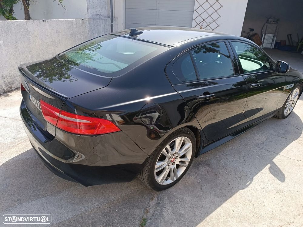 Jaguar XE 20d Prestige - 4