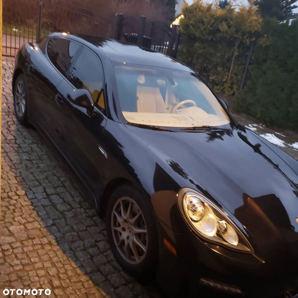 Porsche Panamera - 1