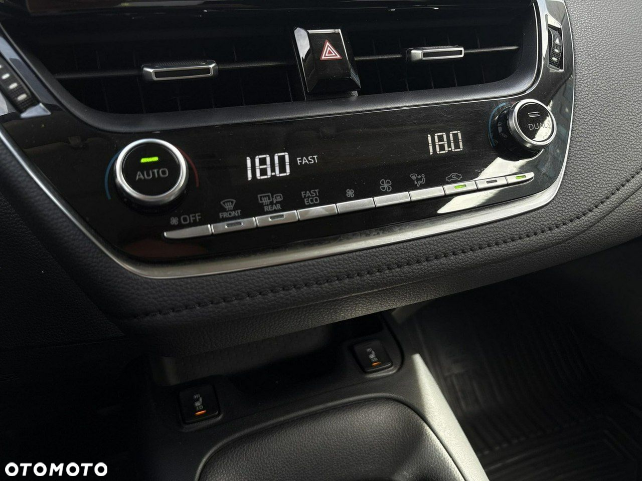 Toyota Corolla 1.8 Hybrid Comfort - 27