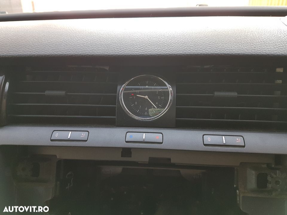 Grila / Gura Ventilatie Bord Centrala cu Ceas VW Phaeton 2002 - 2010 - 1