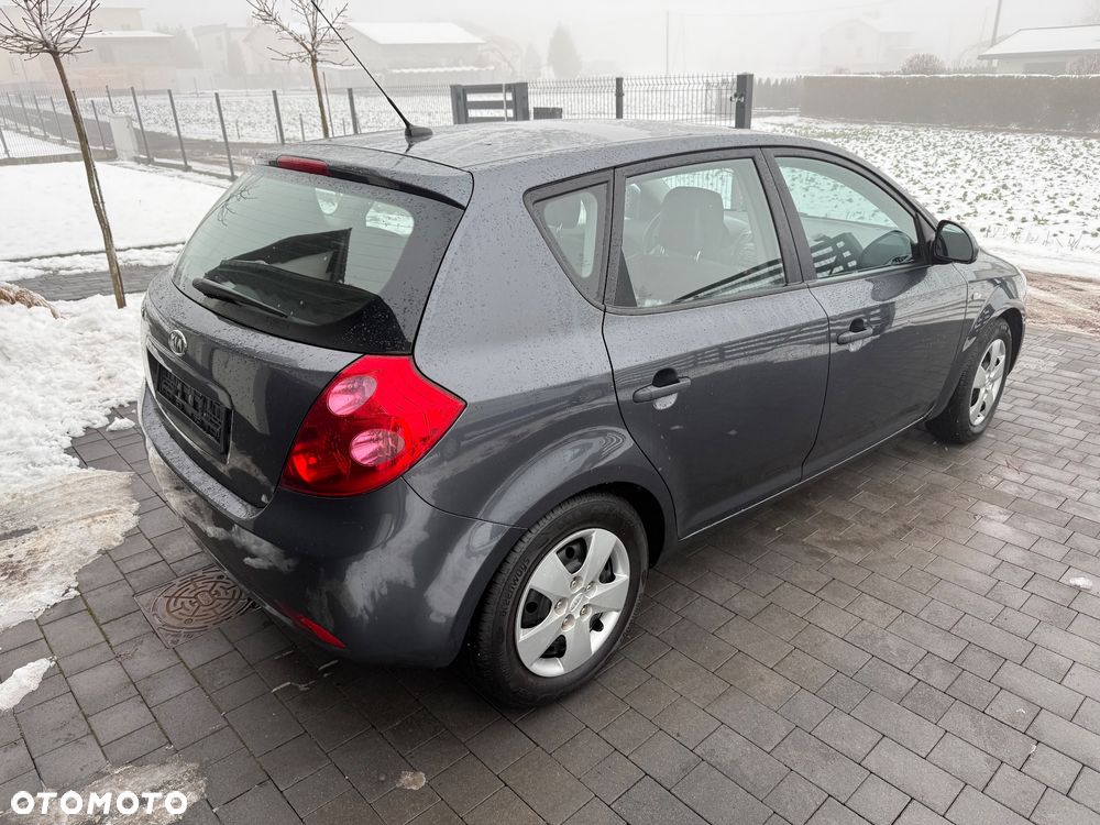 Kia Ceed - 6