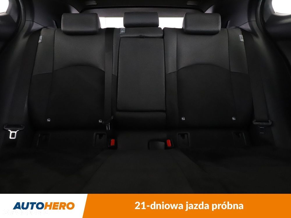 Lexus UX - 16