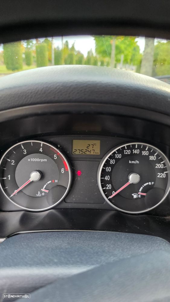 Hyundai Accent - 16
