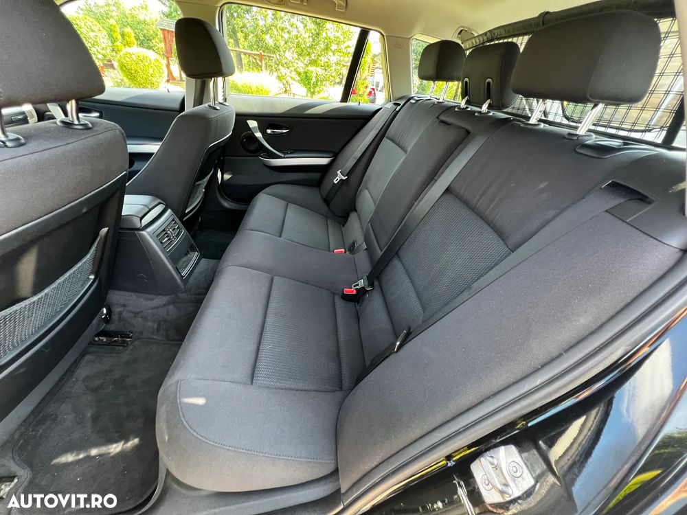 BMW Seria 3 318d DPF Touring - 30