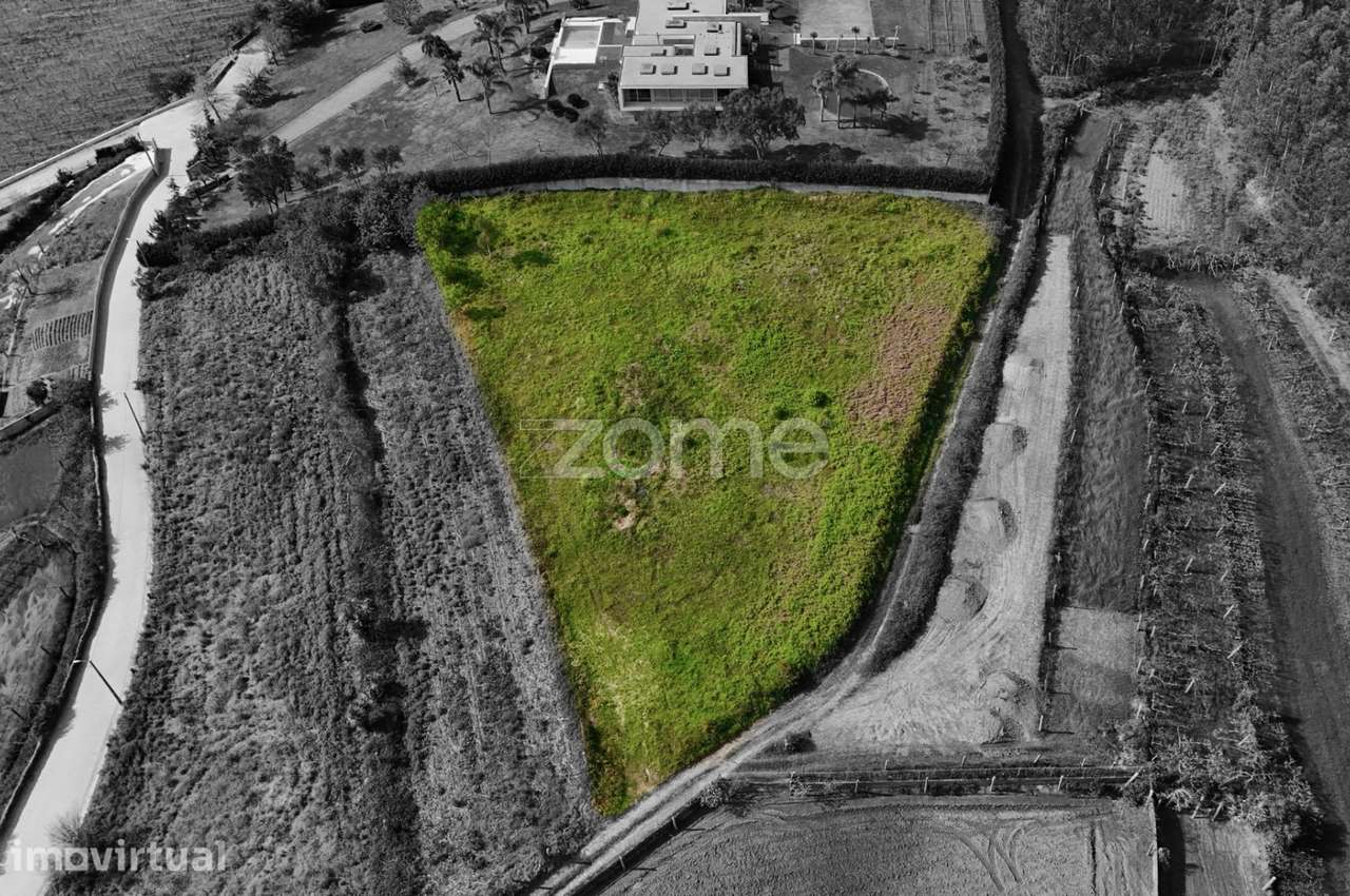 Terreno com 3800m² - Grande imagem: 2/17
