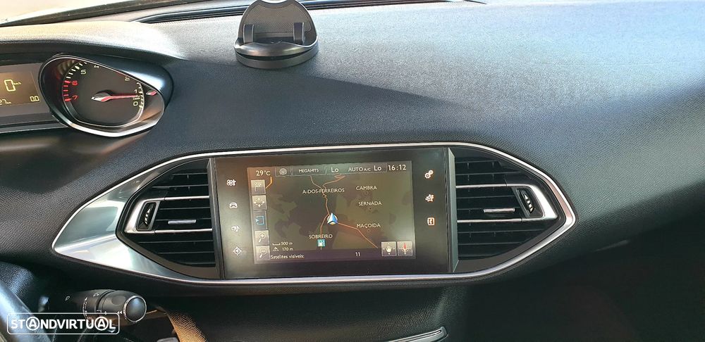 Peugeot 308 1.2 PureTech Allure - 36