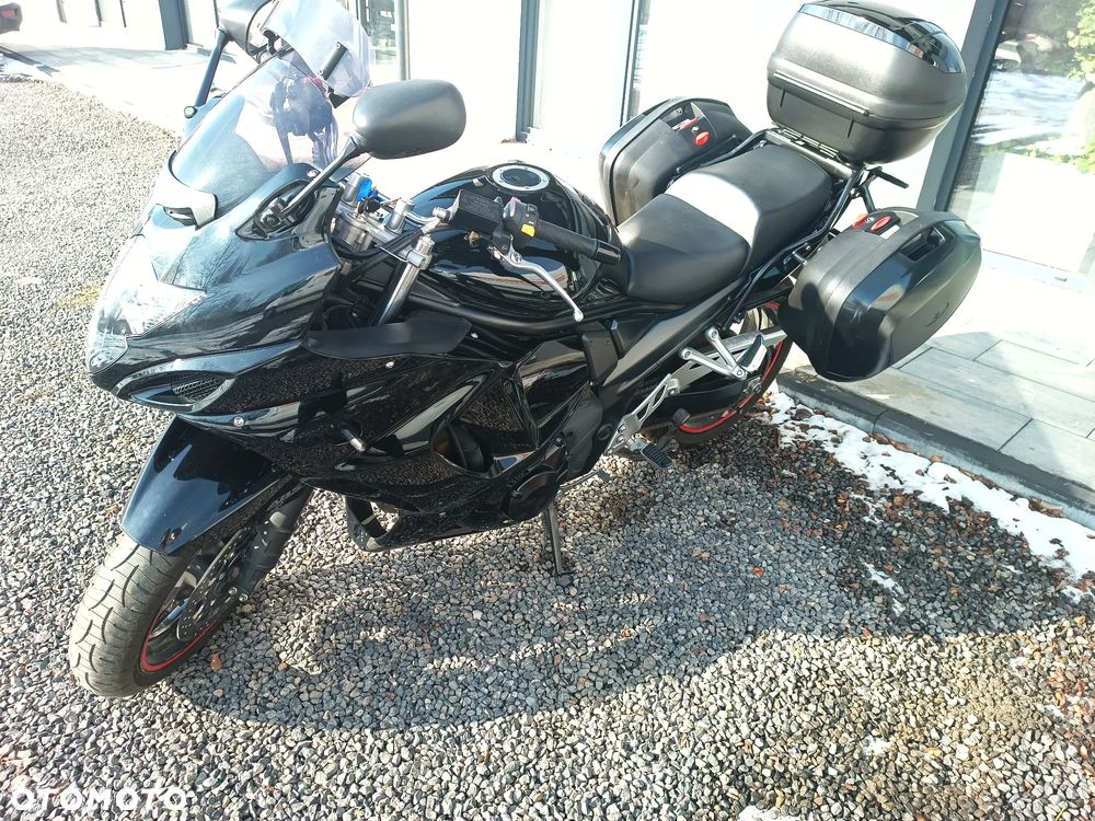 Suzuki GSX - 2