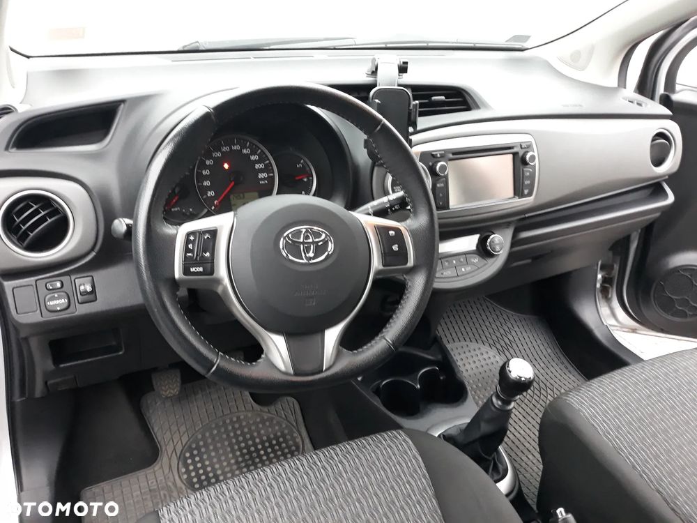 Toyota Yaris 1.33 Premium - 8
