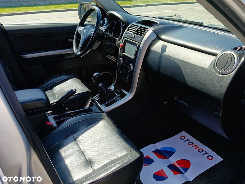 Suzuki Grand Vitara 1.9 DDiS Comfort + DPF - 19