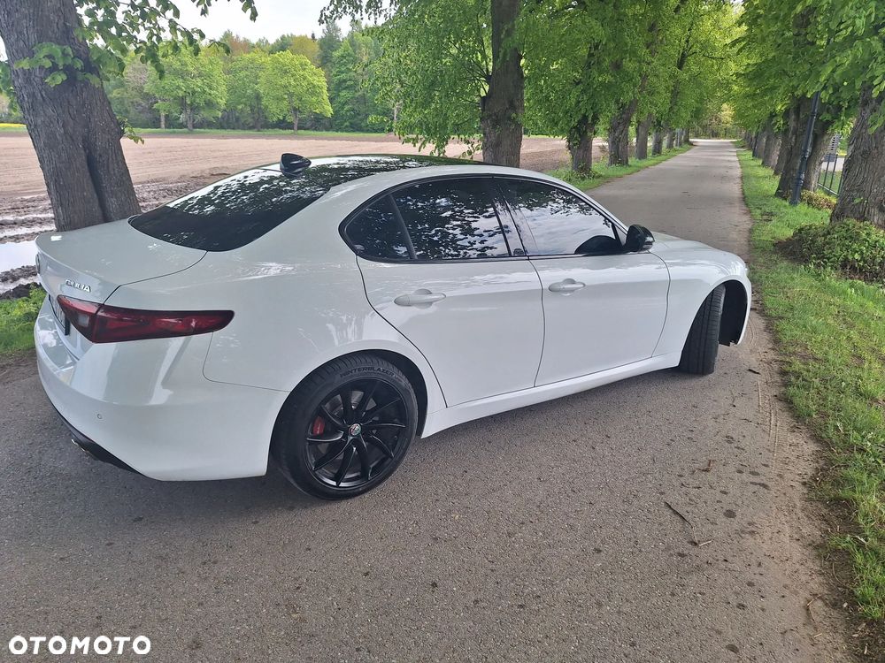 Alfa Romeo Giulia 2.0 Turbo TI Q4 - 10