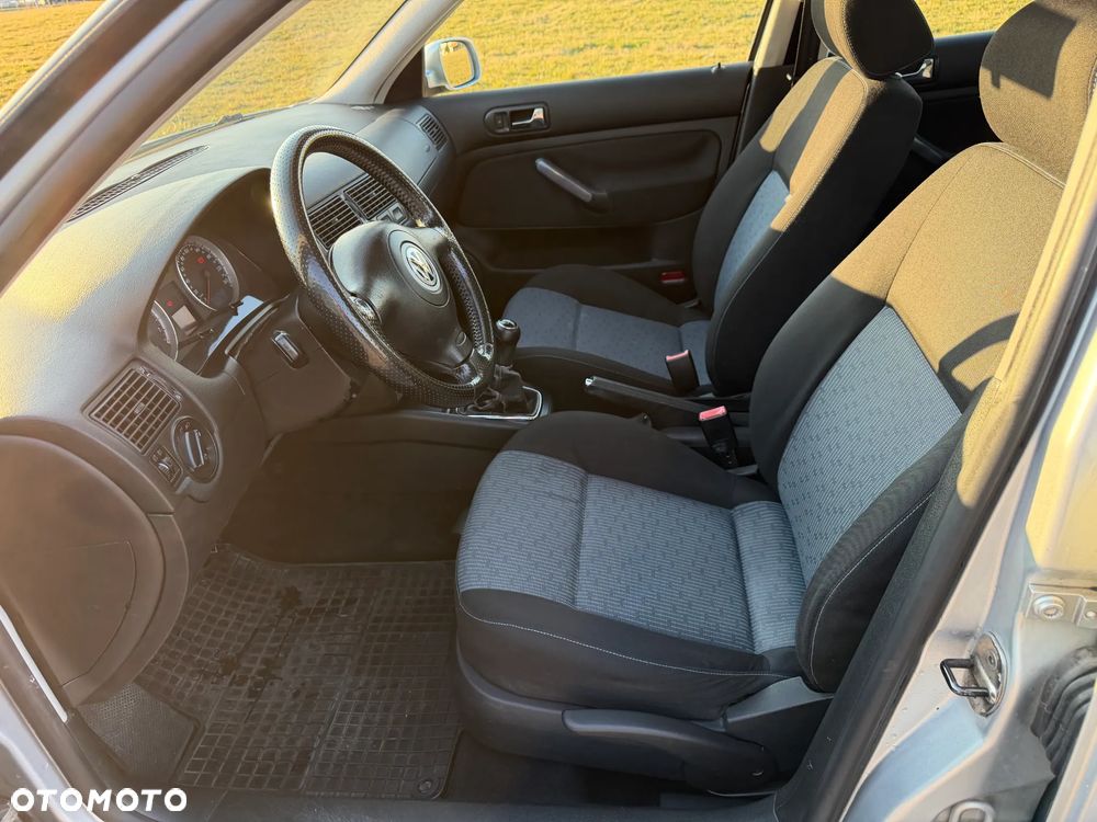 Volkswagen Golf - 11