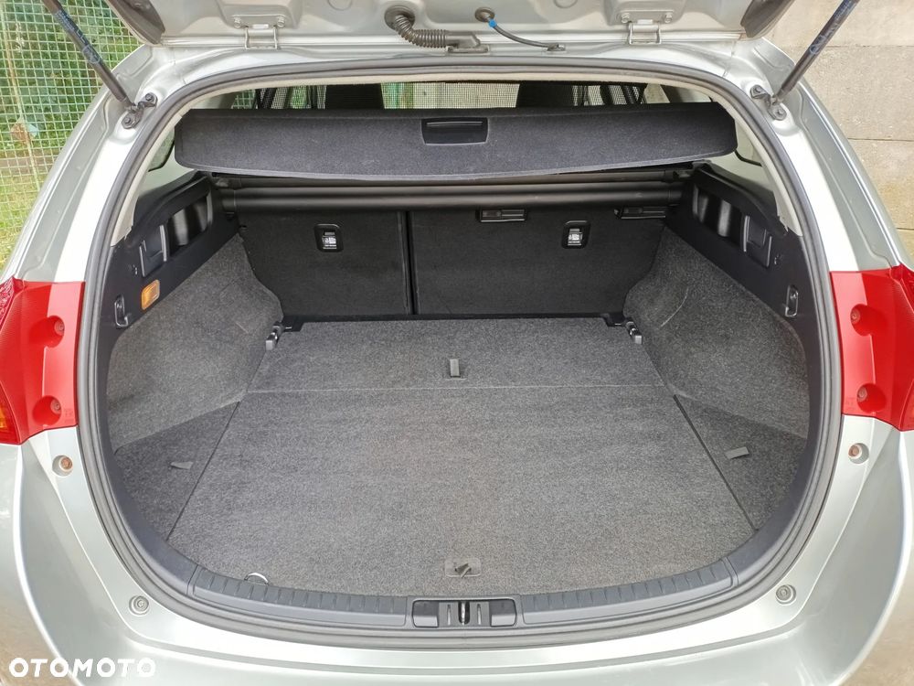 Toyota Auris 1.6 Luna - 17