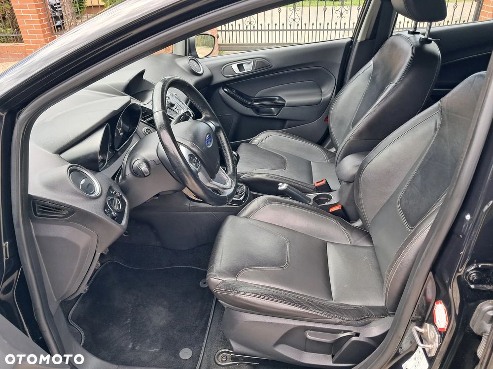 Ford Fiesta 1.6 TDCi DPF Titanium - 13