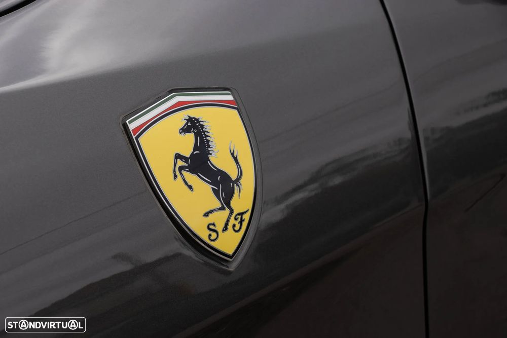 Ferrari GTC4 Lusso - 4